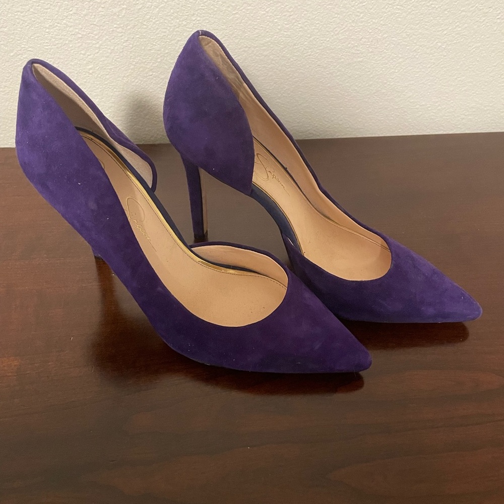 Purple pumps
